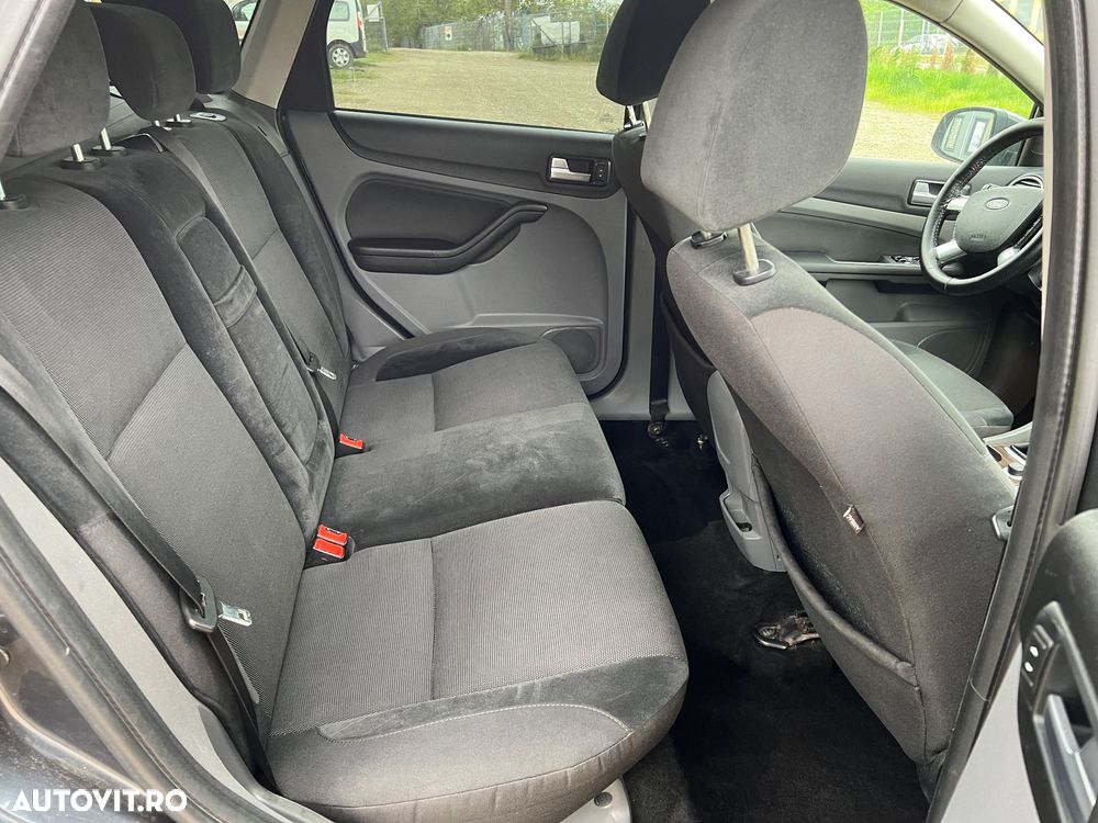 Ford Focus 1.6 TDCi Trend - 11