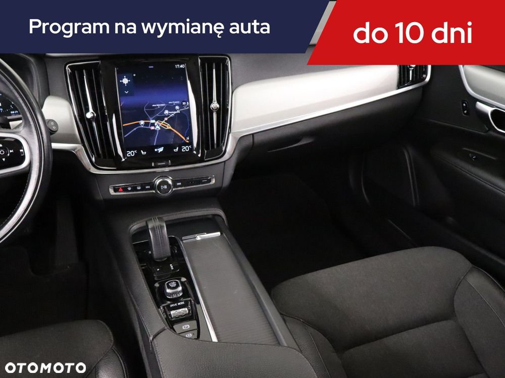 Volvo V90 Cross Country - 10