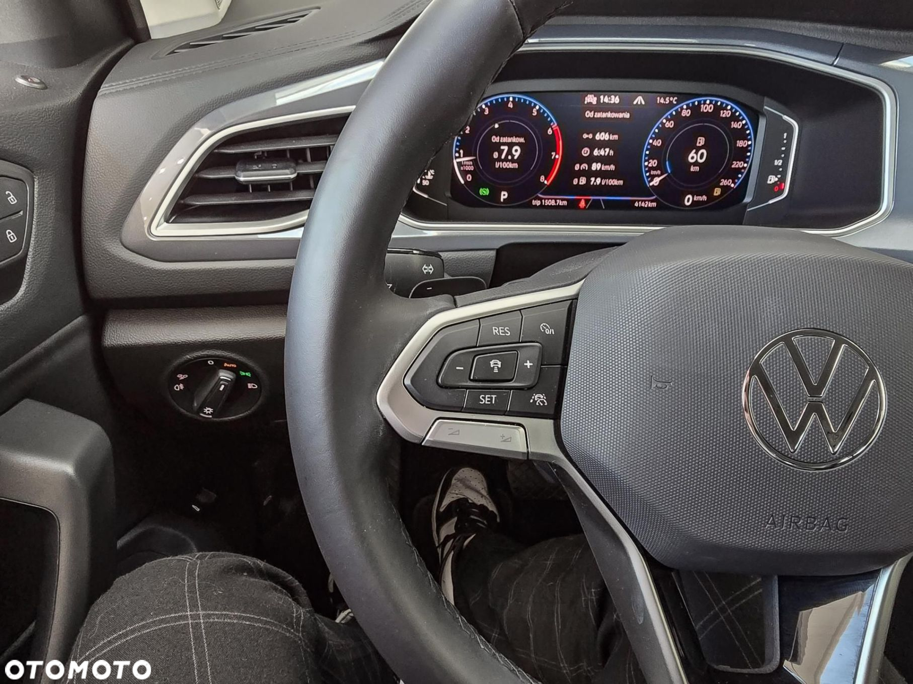Volkswagen T-Roc - 18