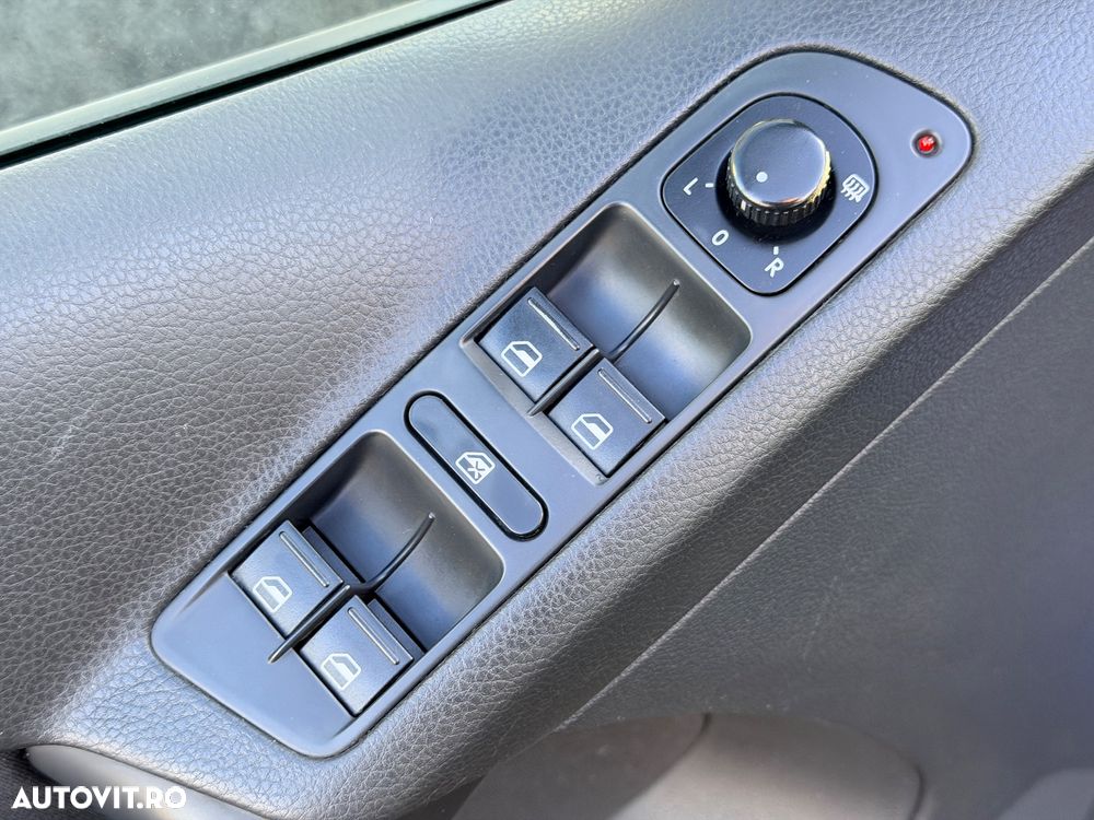 Volkswagen Tiguan 2.0 TDI DPF BlueMotion Technology Trend & Fun - 12