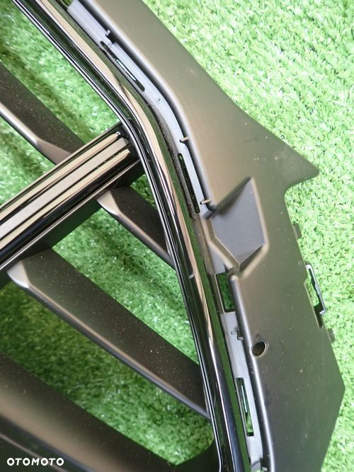 AUDI A4 B9 ALLROAD LIFT 19- atrapa grill 8W0853651DP - 8