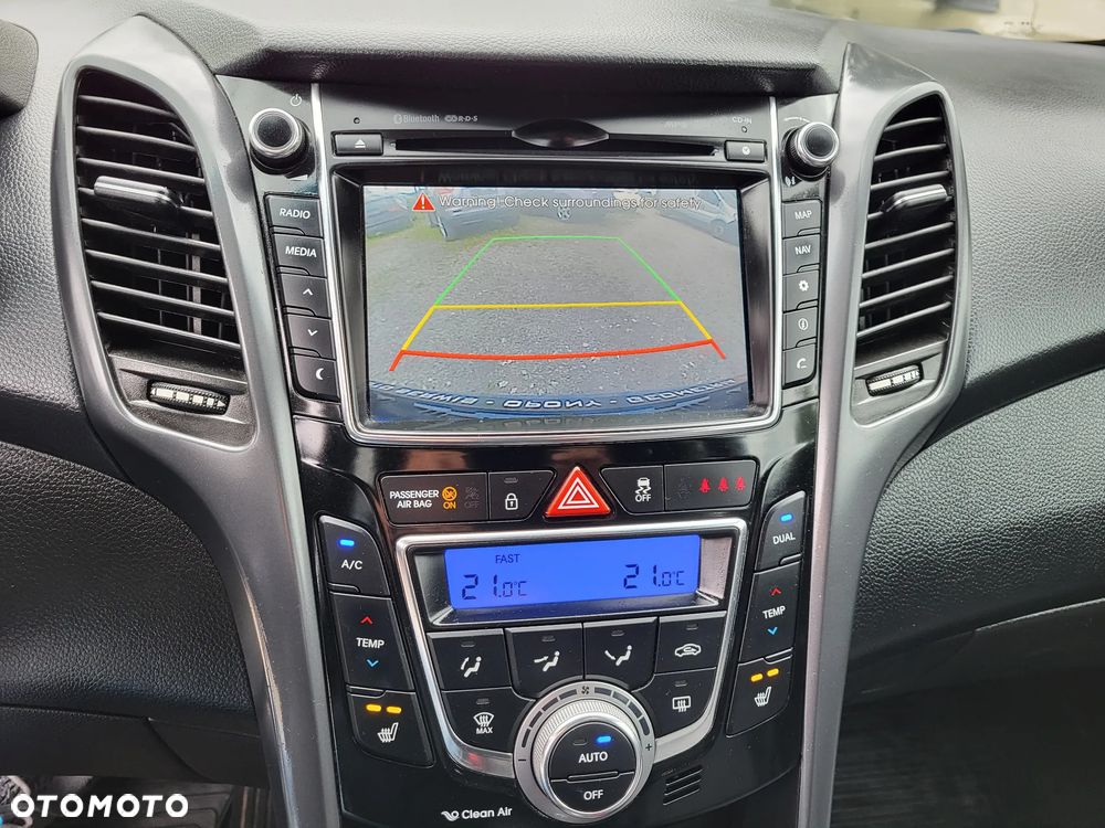 Hyundai i30 Kombi 1.6 GDi DCT Premium - 17