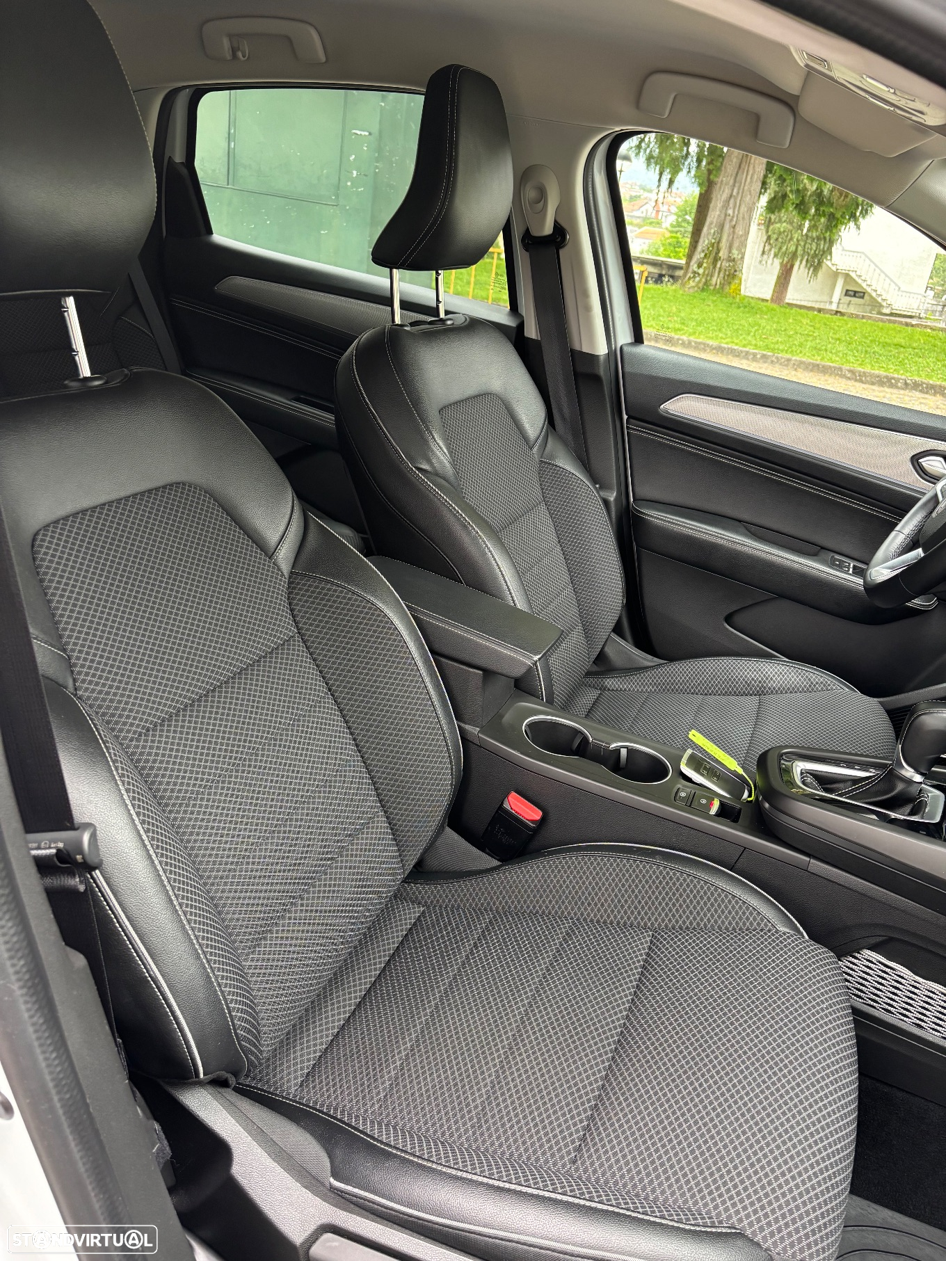 Renault Arkana 1.6 E-Tech Intens - 21