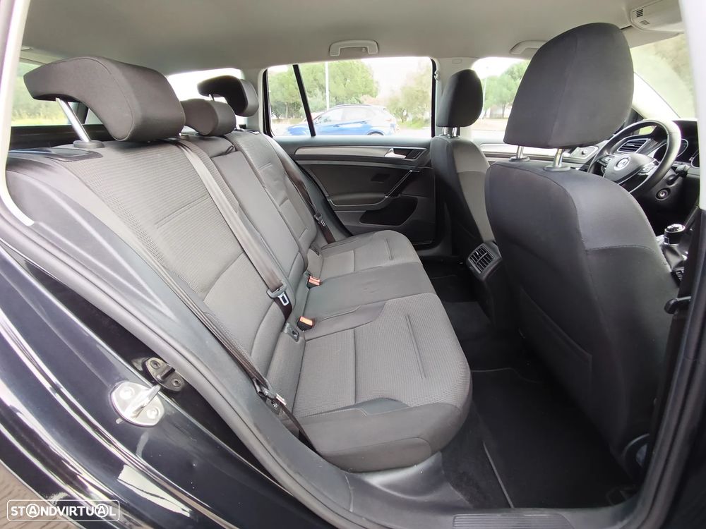 VW Golf Variant 1.6 TDi Highline - 16