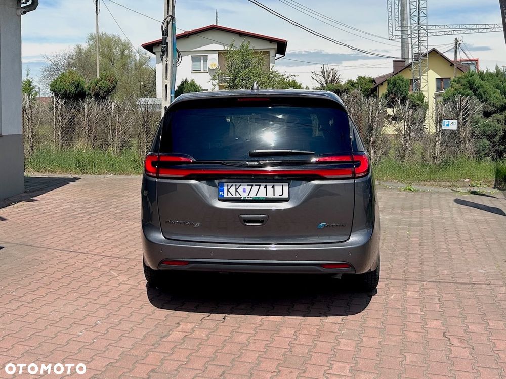 Chrysler Pacifica - 3