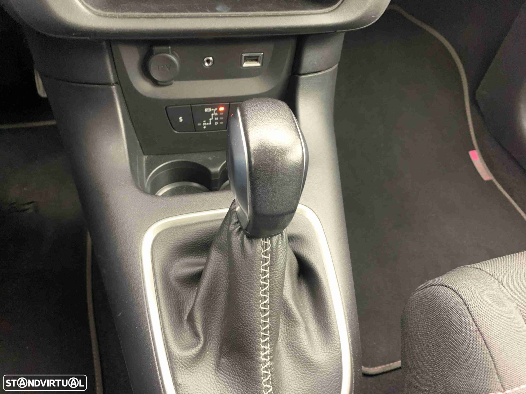 Citroën C3 1.2 PureTech Elle EAT6 - 10