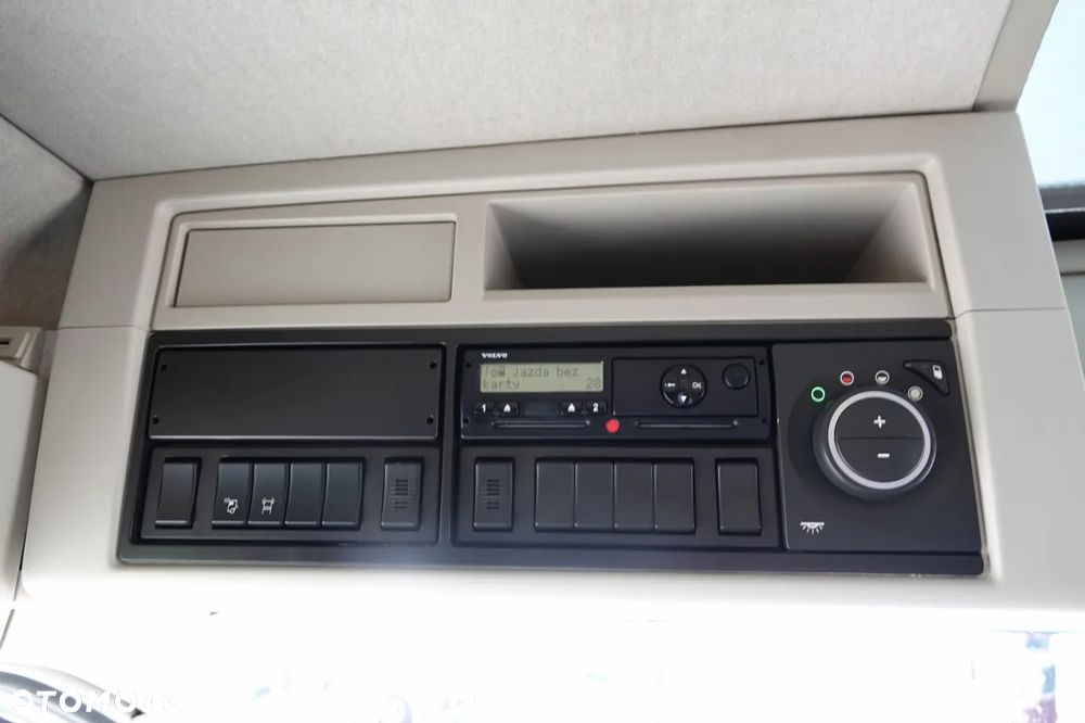 Volvo FH 500 / NISKA KABINA / PO ZŁOTYM KONTRAKCIE SERWISOWYM / OPONY 100% - 31