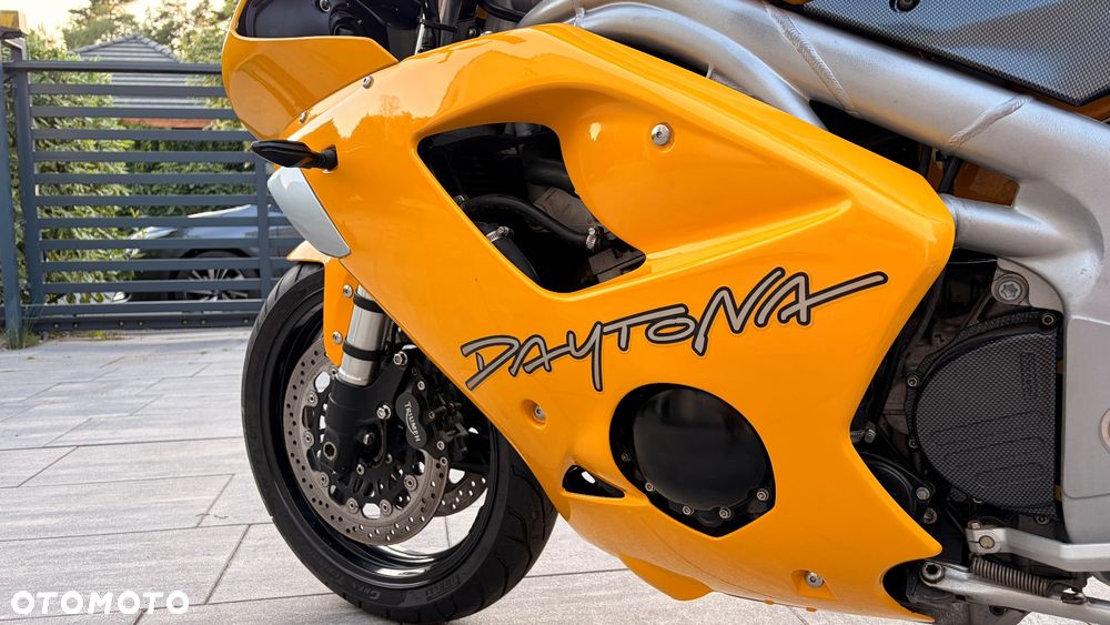 Triumph Daytona - 16