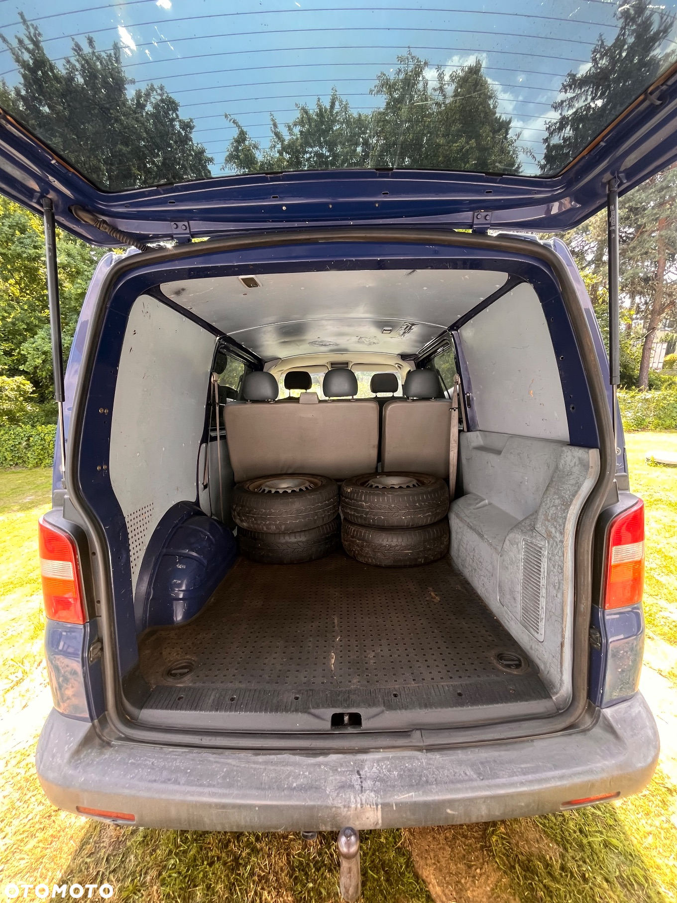 Volkswagen Transporter Caravelle Kurz (5.Si.) - 2