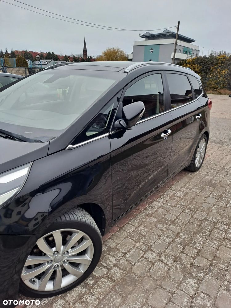 Kia Carens 1.7 CRDi M 7os - 4