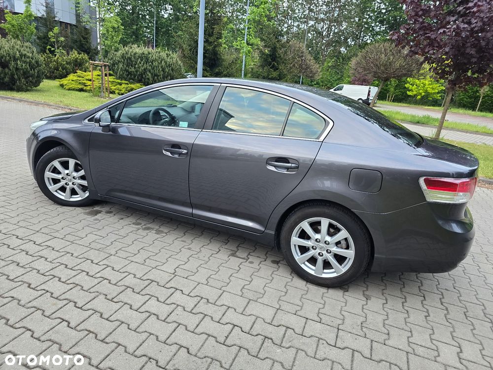 Toyota Avensis 2.0 D-4D Luna - 5