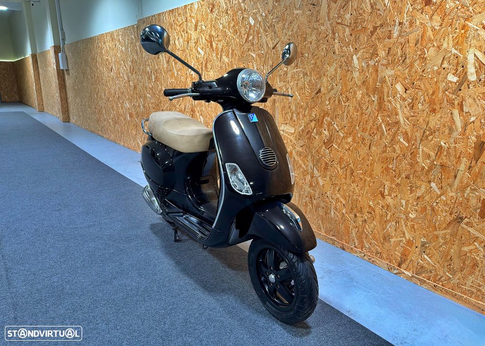 Piaggio Vespa LX - 7