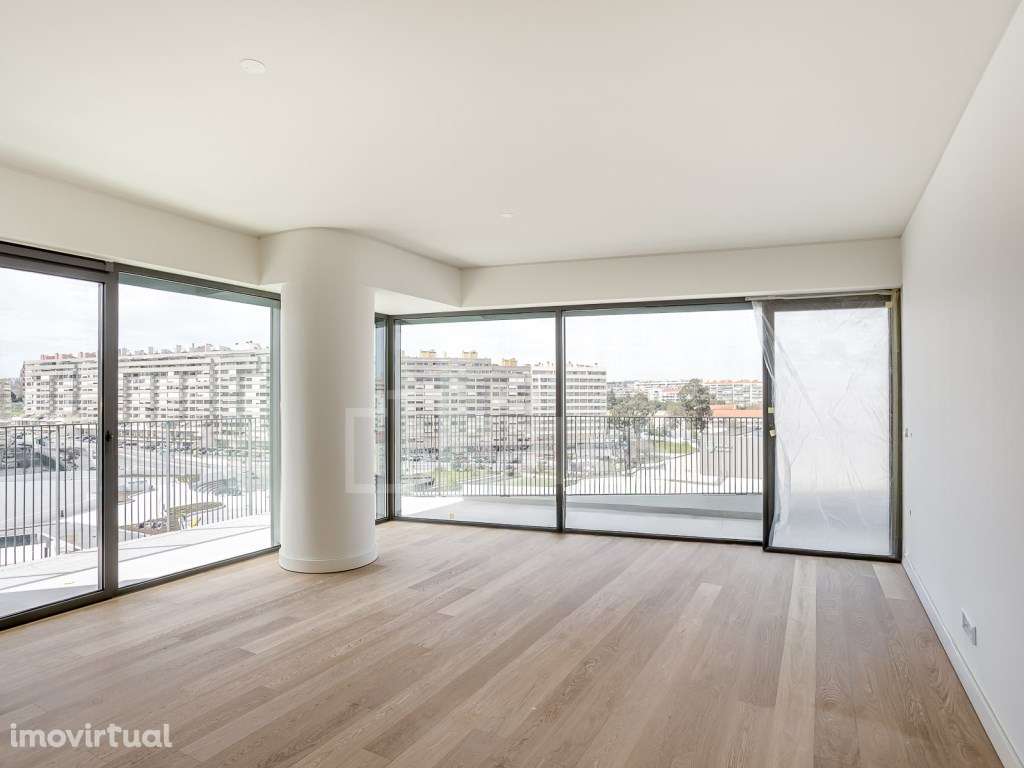 Apartamento T3 com varanda e estacionamento no Campo Grande - Grande imagem: 2/70