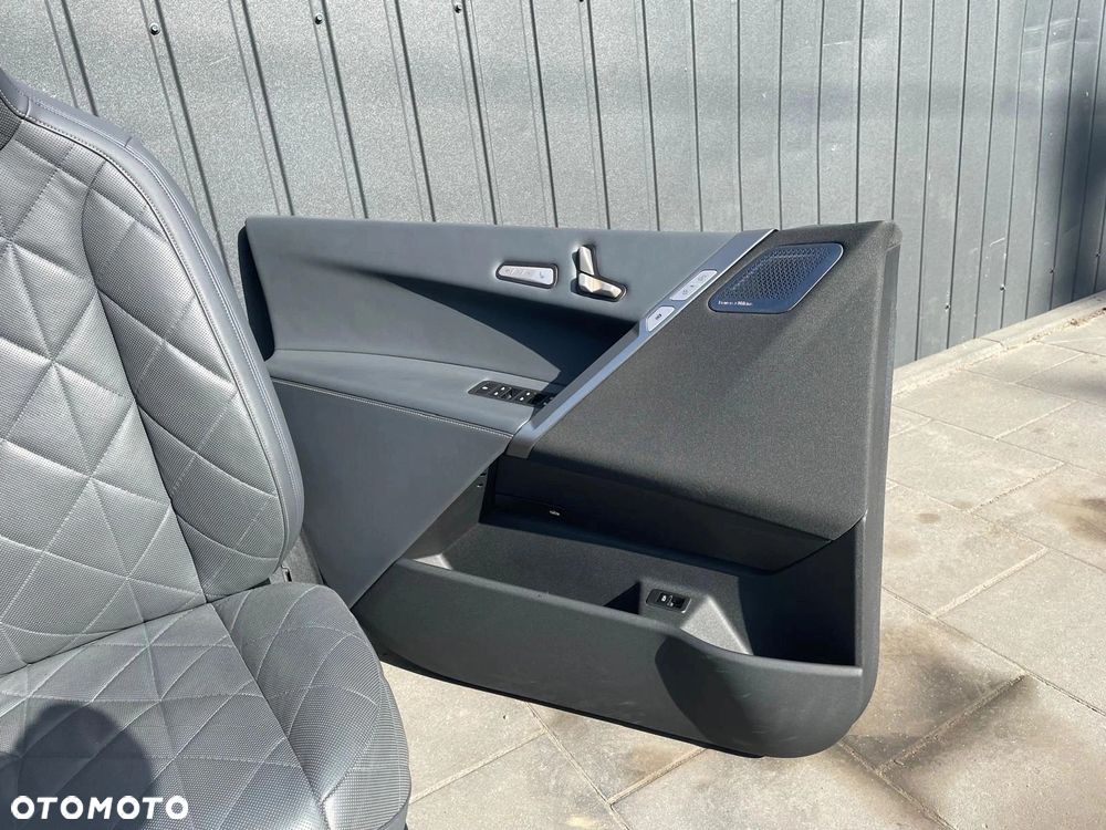 FOTELE TAPICERKA SPORT WENTYLOWANE ELEKTRYCZNE SKÓRA PERFORACJA BMW iX I20 - 5