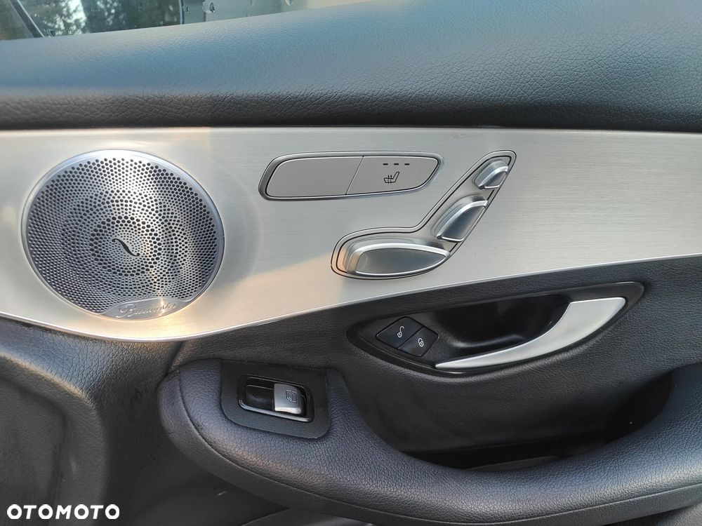 Mercedes-Benz GLC 300 4Matic 9G-TRONIC AMG Line - 37