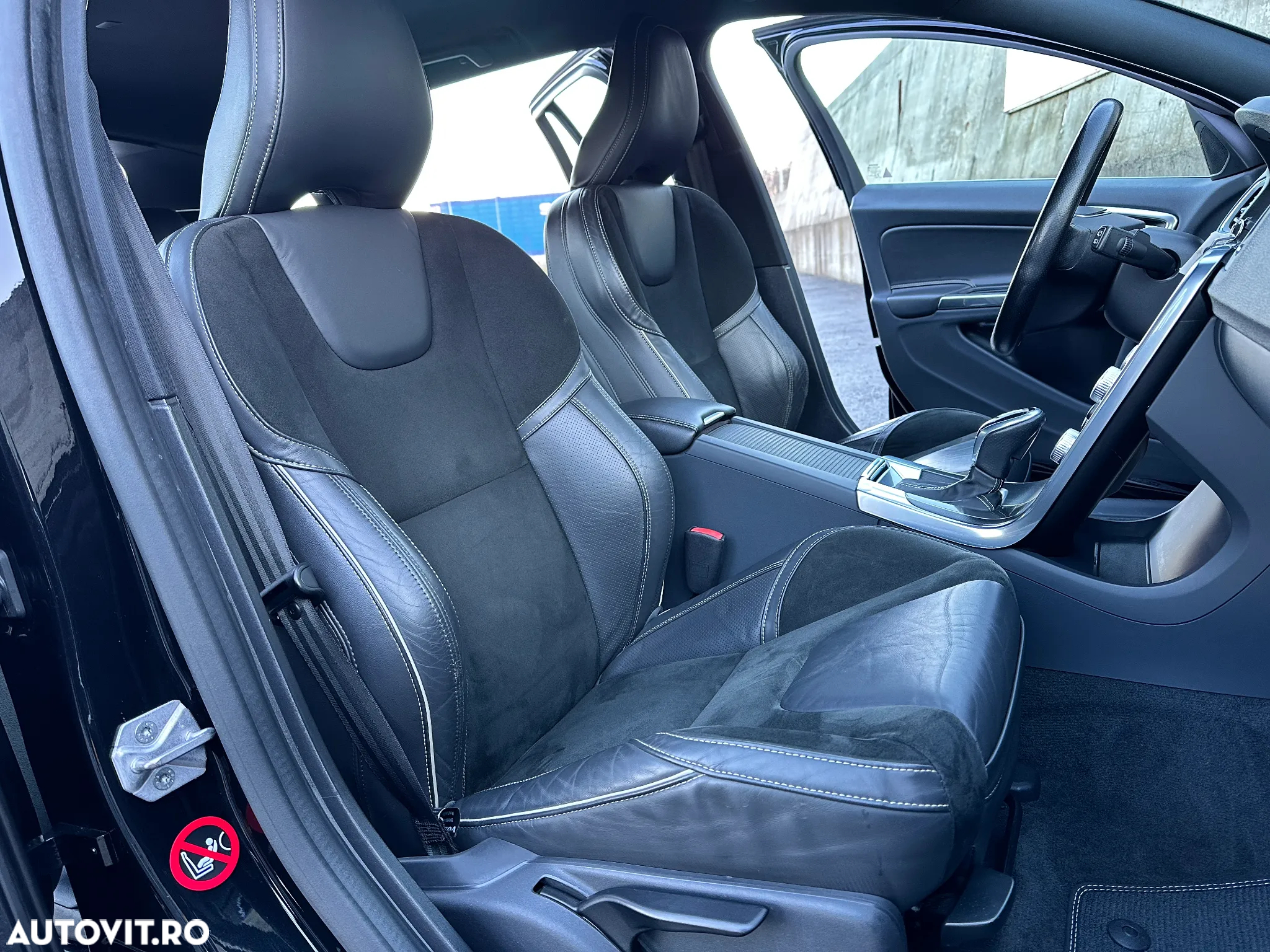 Volvo V60 D2 Geartronic Powershift RDesign - 16