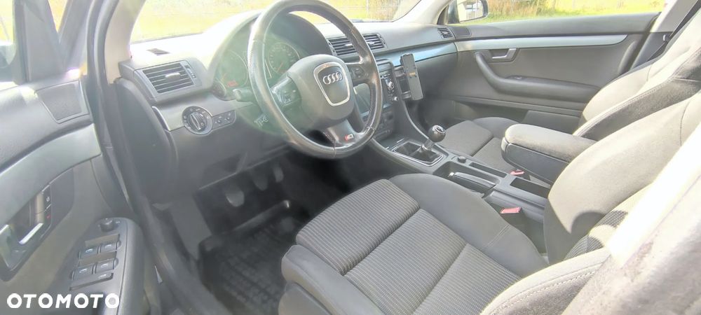 Audi A4 Avant - 11