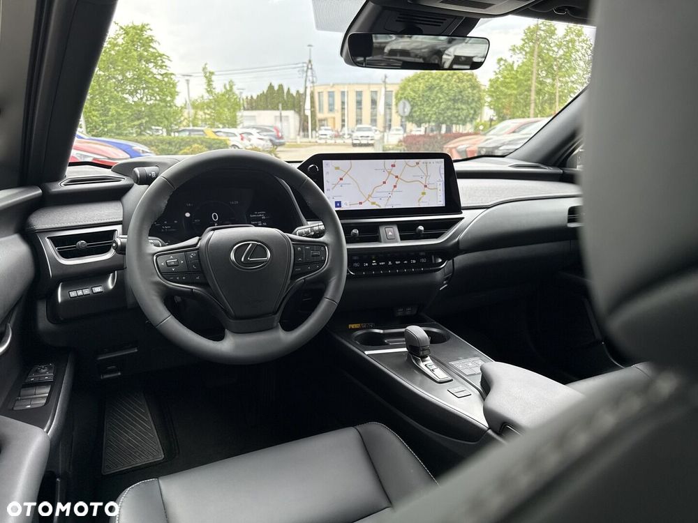 Lexus UX 300h F Sport Design AWD - 16