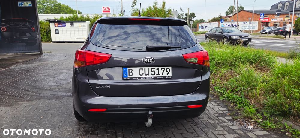 Kia Ceed 1.6 GDI ISG SW Dream Team Edition - 12