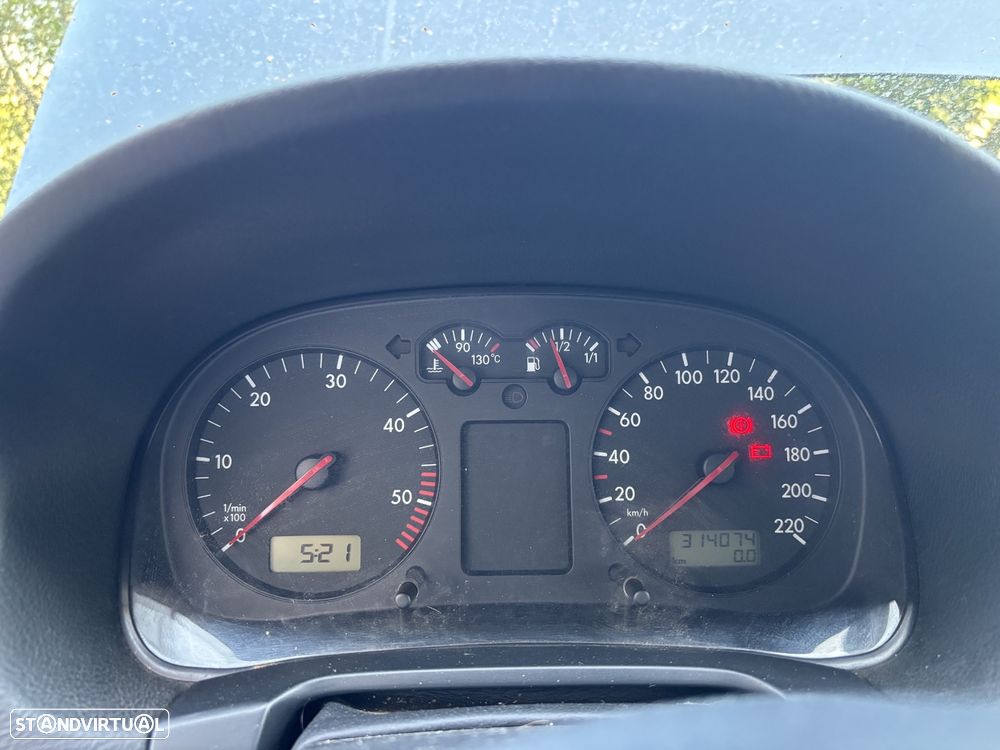 VW Golf 1.9 TDi 25 Anos - 14