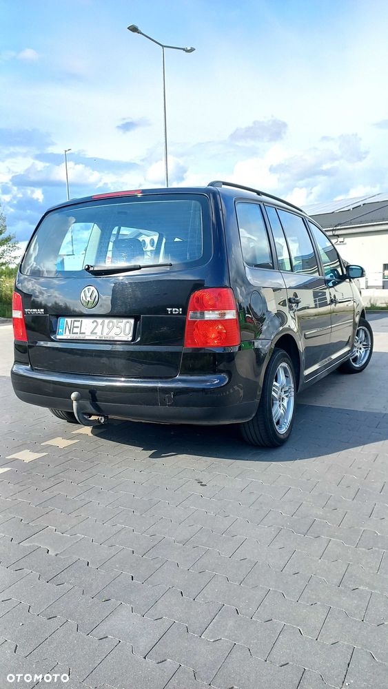 Volkswagen Touran - 3