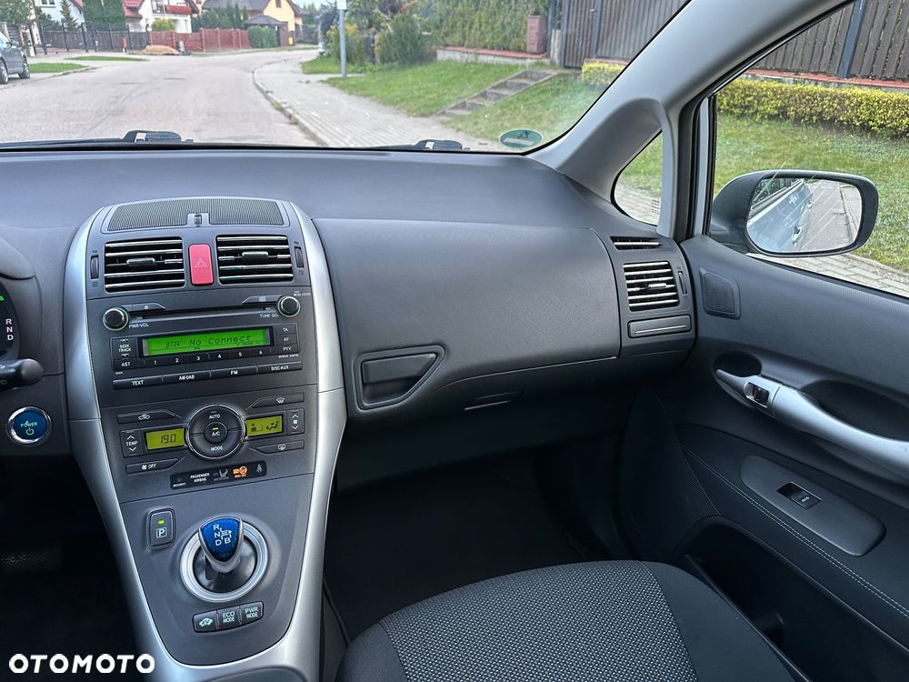 Toyota Auris 1.8 HSD Luna - 24