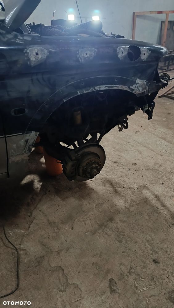 Mitsubishi Pajero - 13