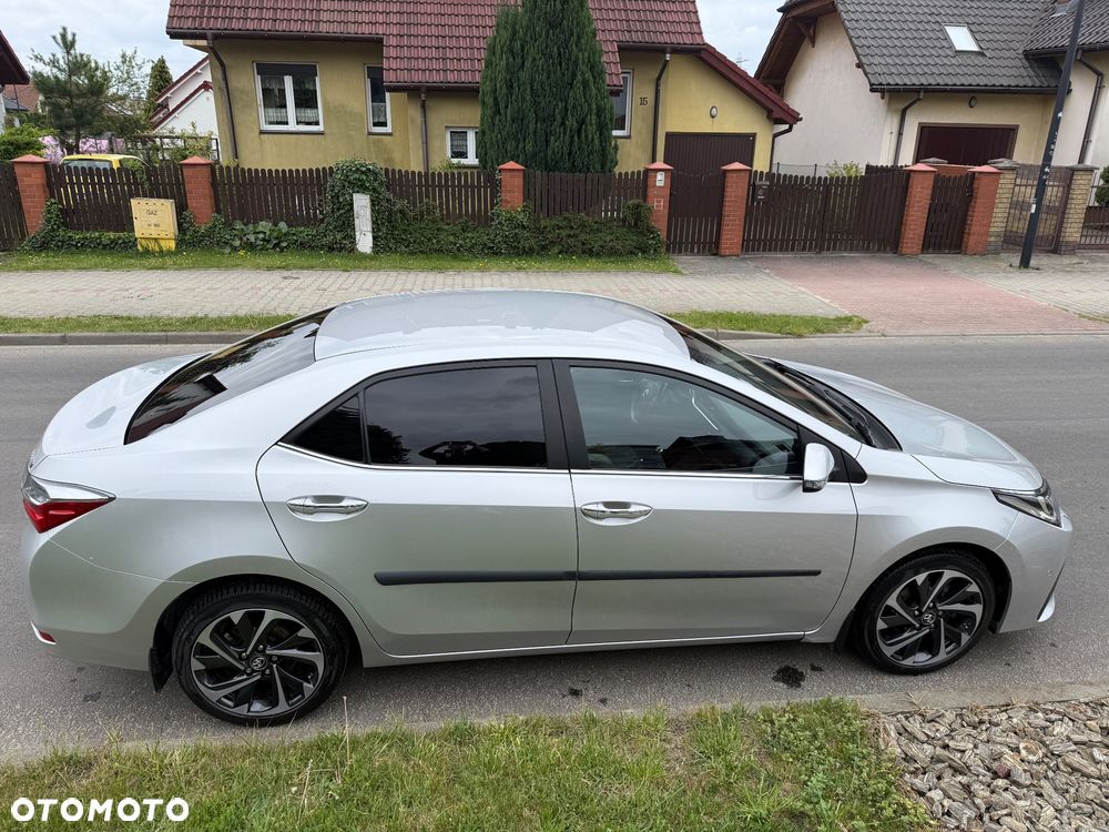 Toyota Corolla 1.6 50th Anniversary - 8