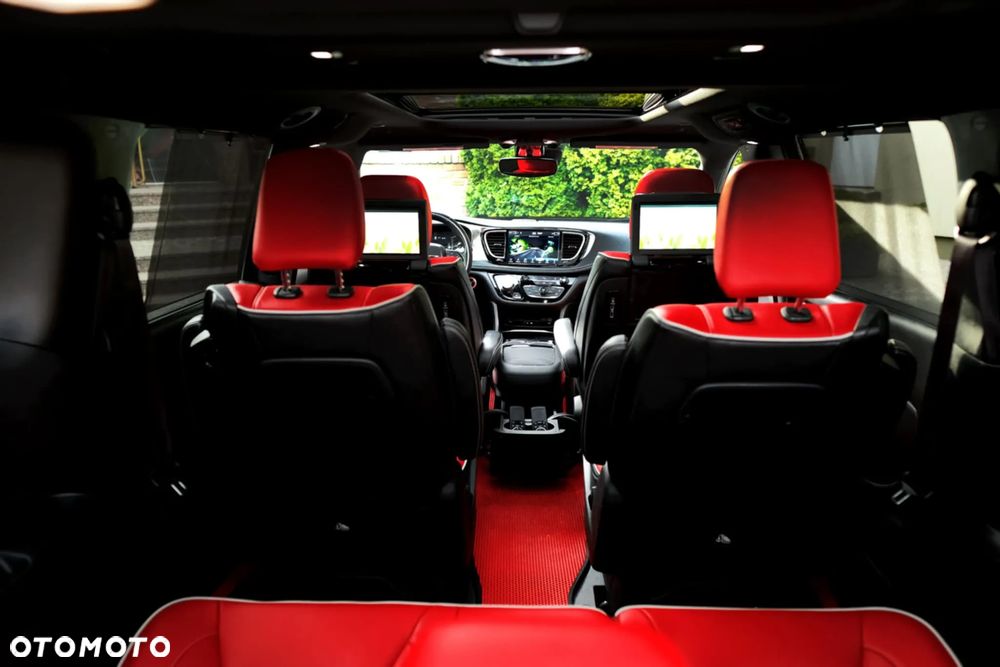 Chrysler Pacifica - 18