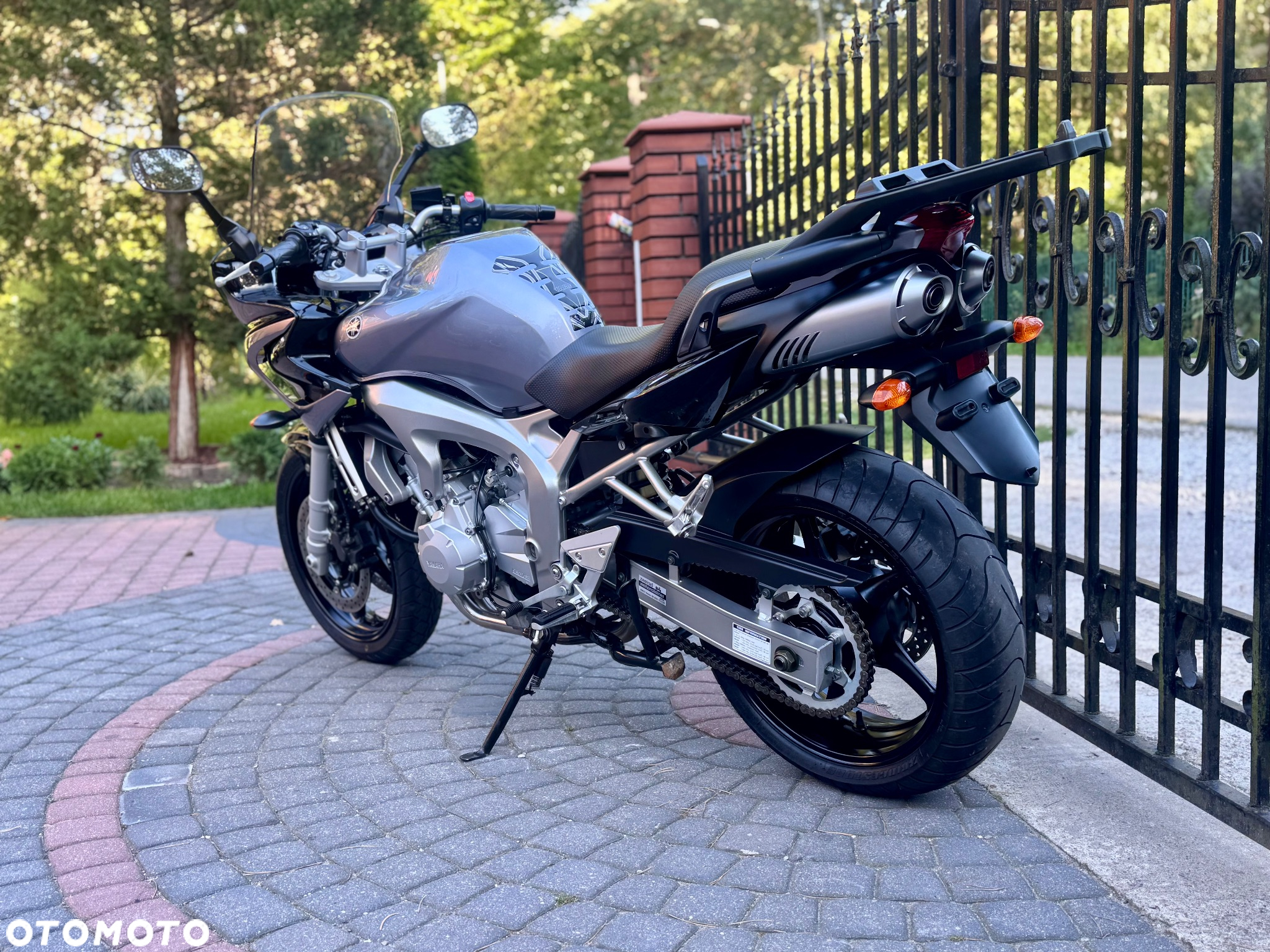 Yamaha FZ6 - 8