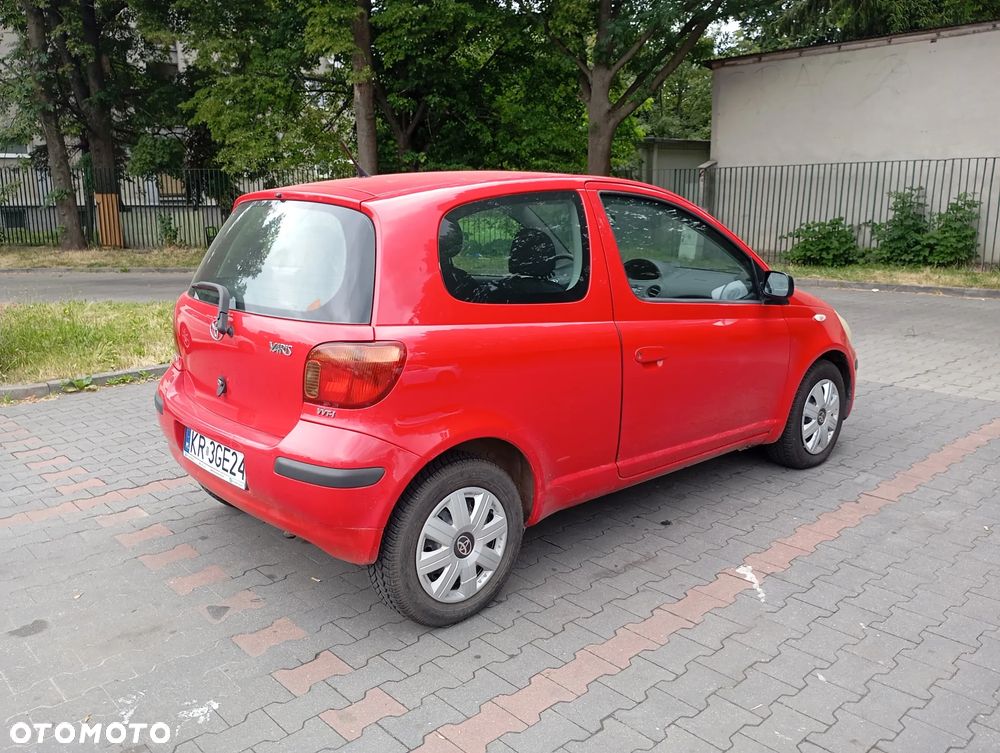 Toyota Yaris 1.0 - 7