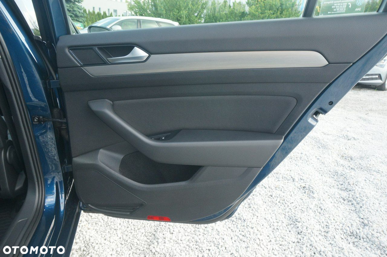 Volkswagen Passat 2.0 TDI EVO Essence - 30