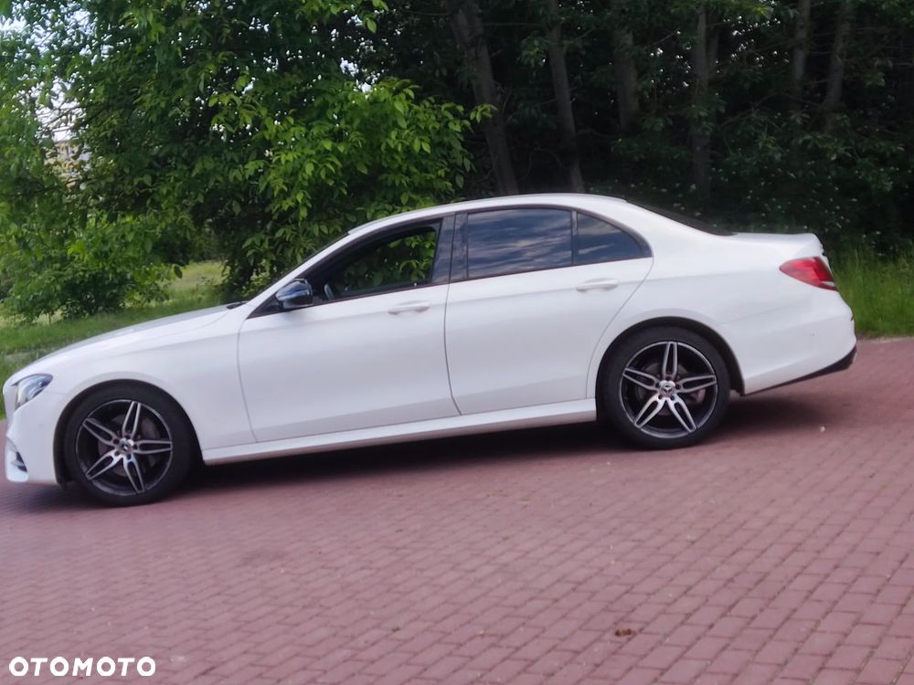 Mercedes-Benz Klasa E 220 d 4-Matic 9G-TRONIC - 10