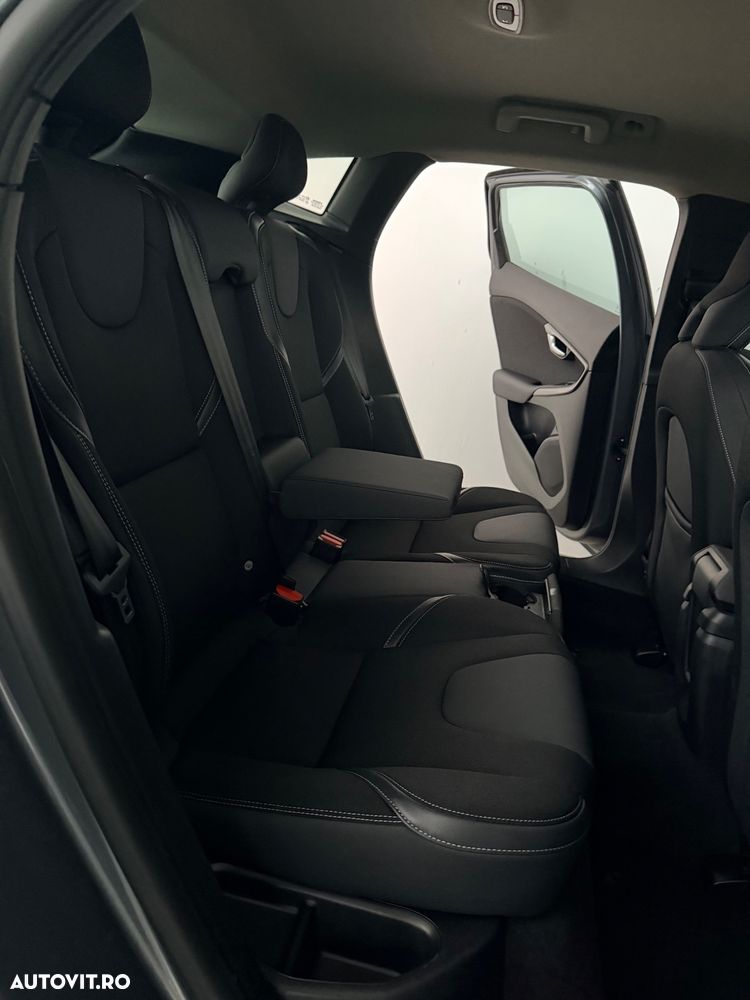 Volvo V40 D2 Geartronic Momentum - 28