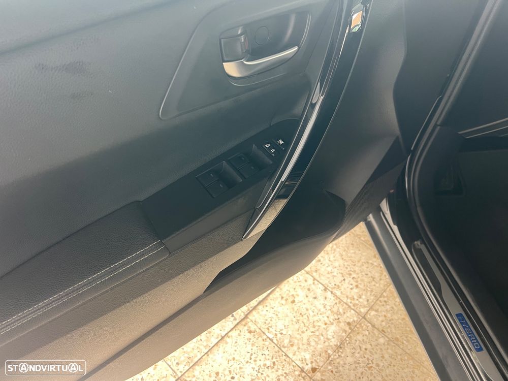 Toyota Auris Touring Sports 1.8 HSD Sport+Skyview +Navi - 26