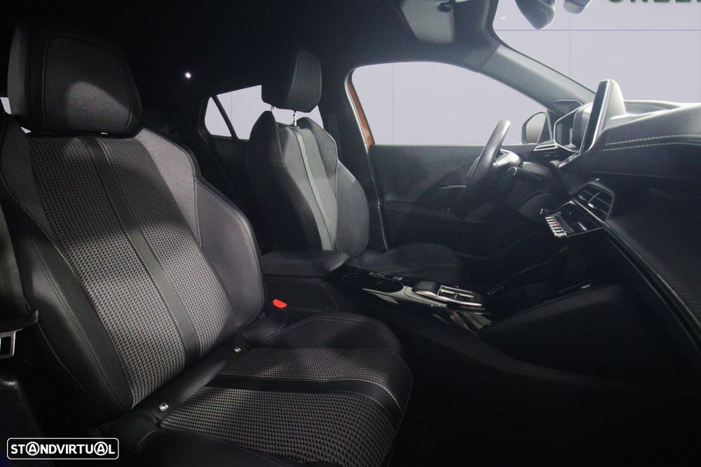 Peugeot e-2008 - 15