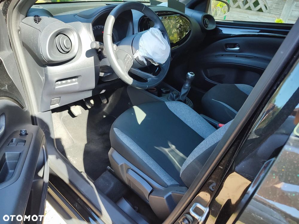 Toyota Aygo X Team D - 11