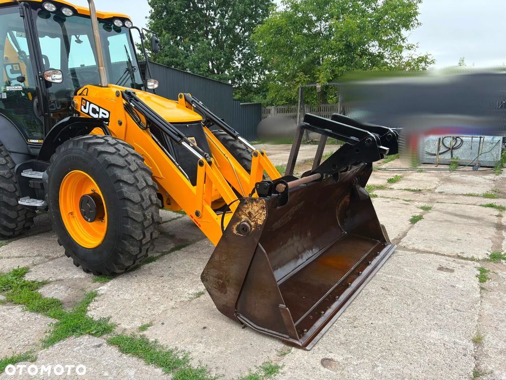 JCB 4CX - 19