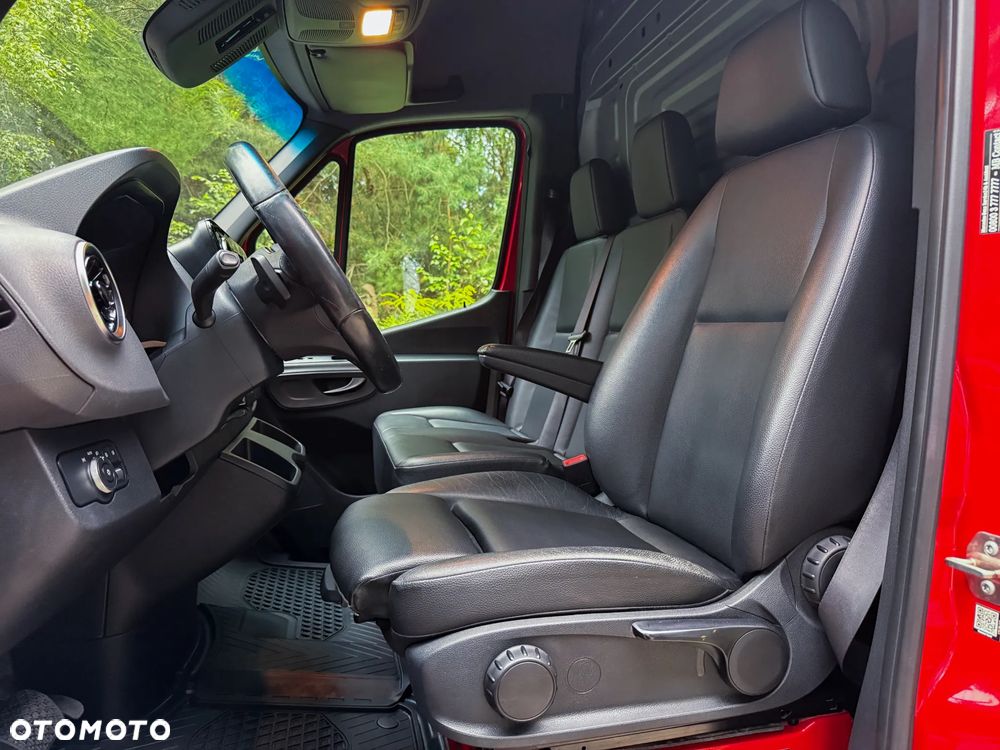 Mercedes-Benz Sprinter - 15