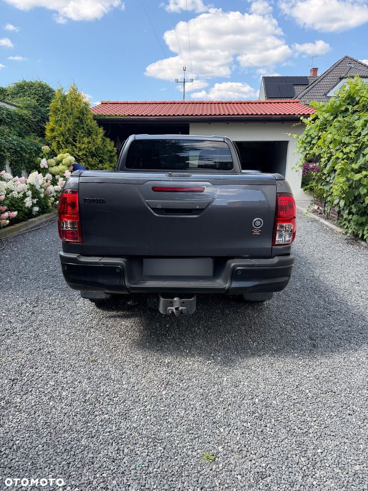 Toyota Hilux - 16