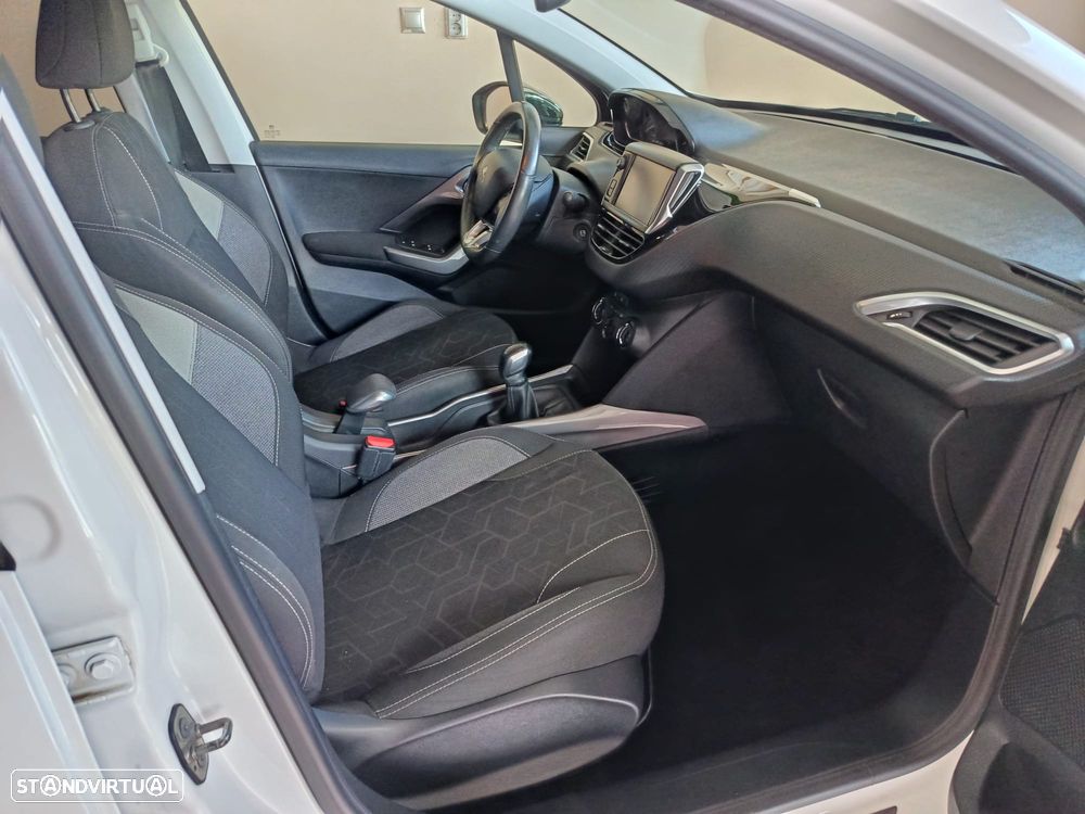 Peugeot 2008 1.2 PureTech Style - 25