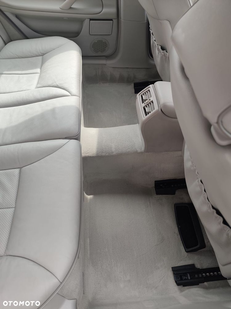 Mercedes-Benz Klasa E 320 T Elegance - 5