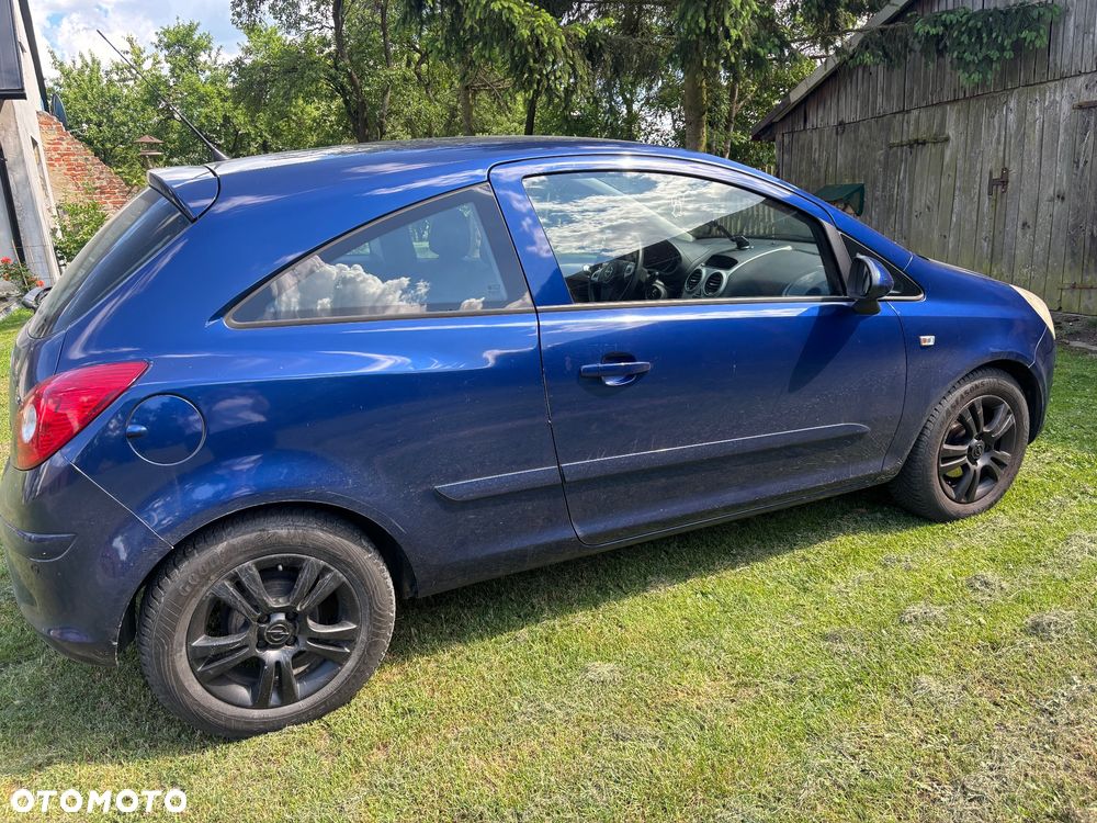 Opel Corsa 1.2 16V Essentia - 4