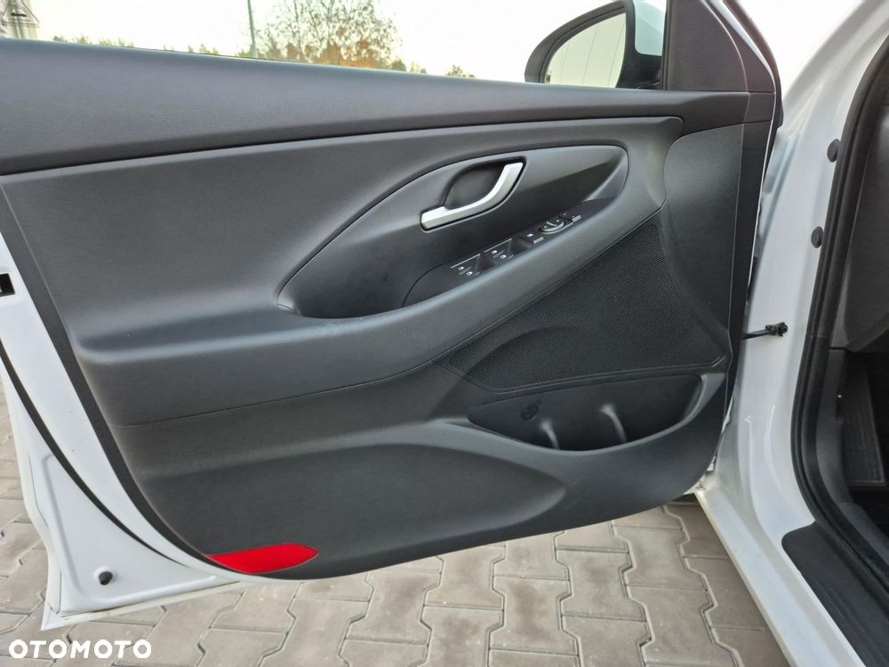 Hyundai i30 1.5 DPI Modern - 11