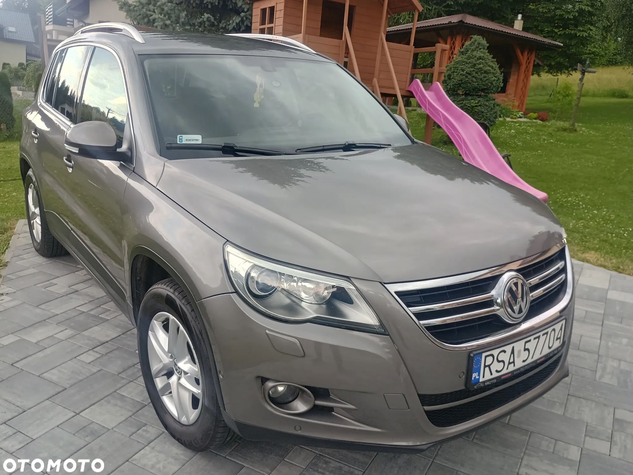 Volkswagen Tiguan - 1