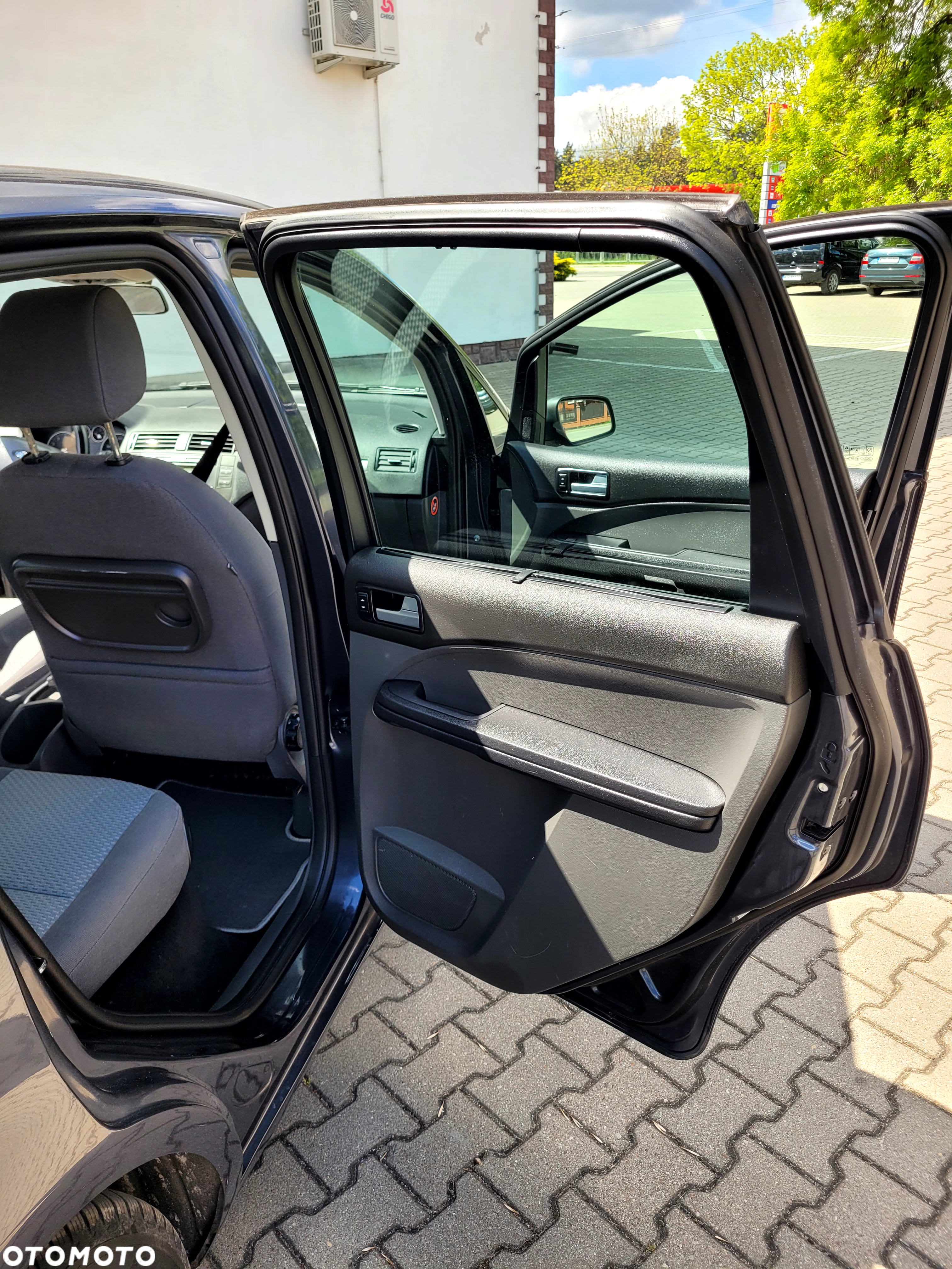 Ford C-MAX 1.8 Ghia - 32
