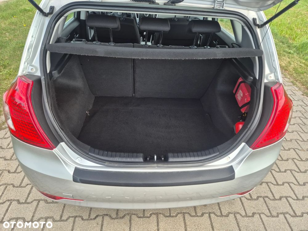 Kia Ceed 1.6 CRDi 90 Vision - 11