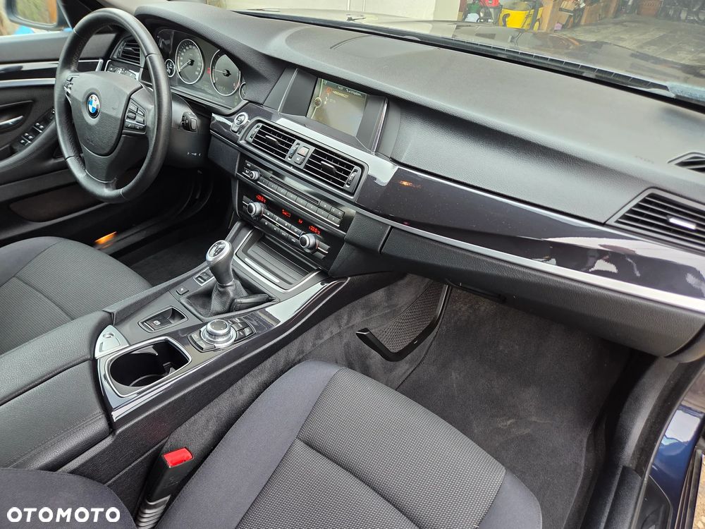 BMW Seria 5 520d - 13