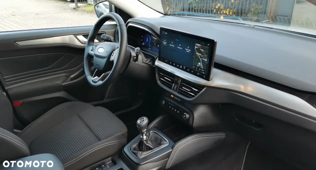 Ford Focus 1.0 EcoBoost Titanium X - 26