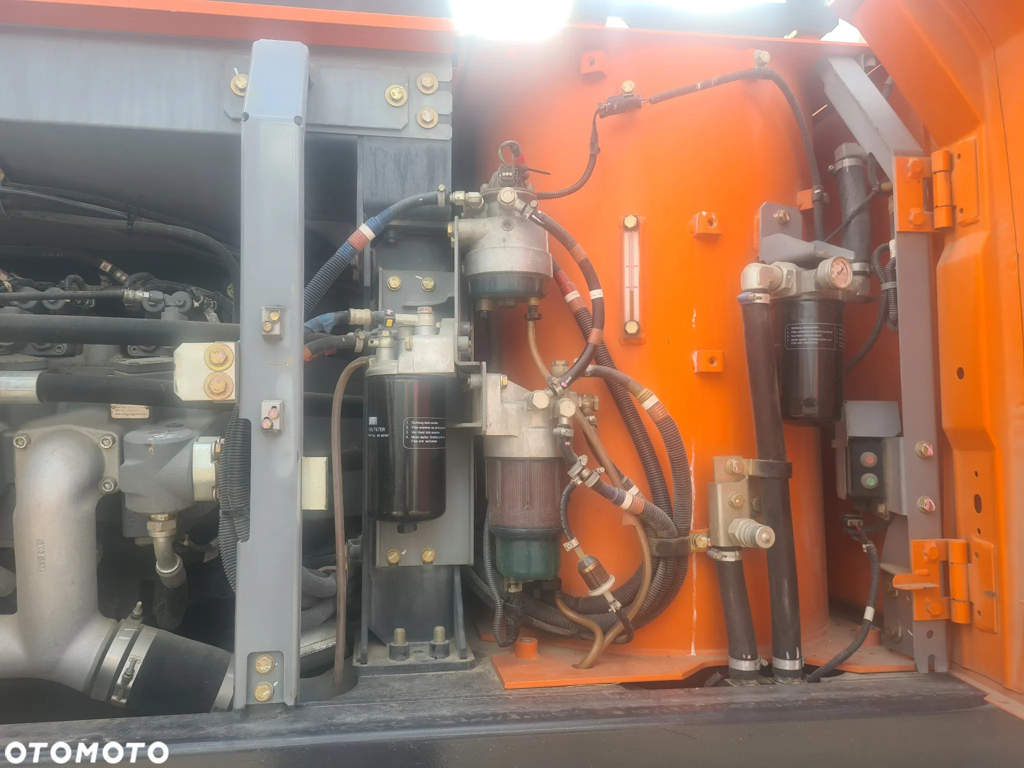 Hitachi ZX 300 LC-6 - 9